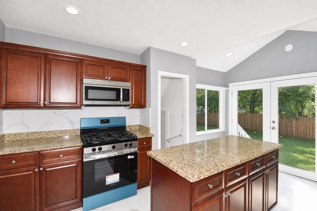 119 Littleton St Springfield — Photo 4 of 24