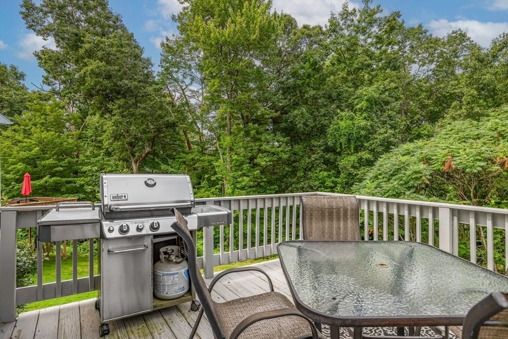8 Cobb Ln Belchertown — Photo 16 of 29