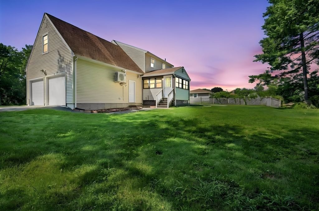 38 Green Meadow Ln West Springfield — Photo 3 of 27