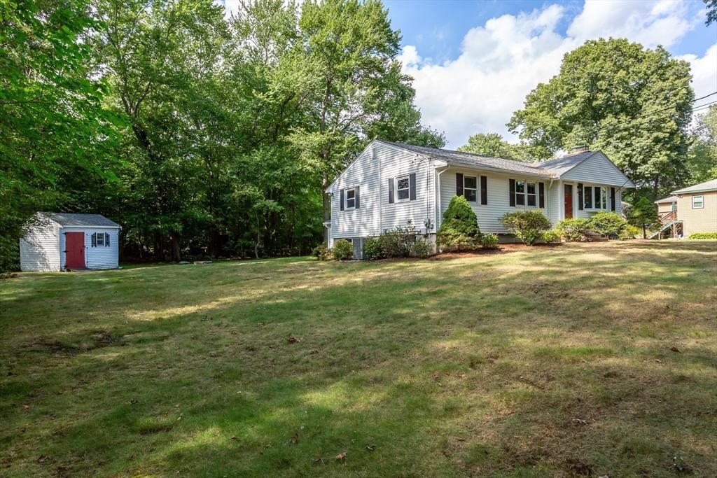49 Ryder Rd North Attleboro — Photo 3 of 29