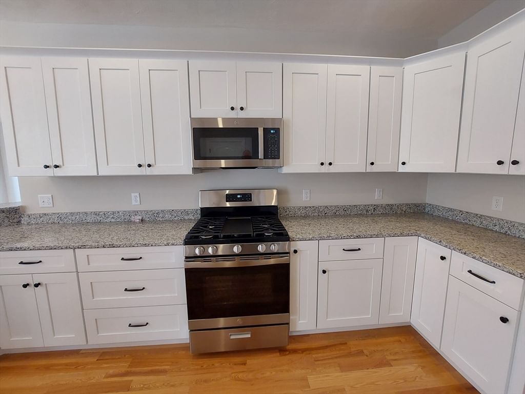 23A Crownshield #23A Uxbridge — Photo 3 of 14