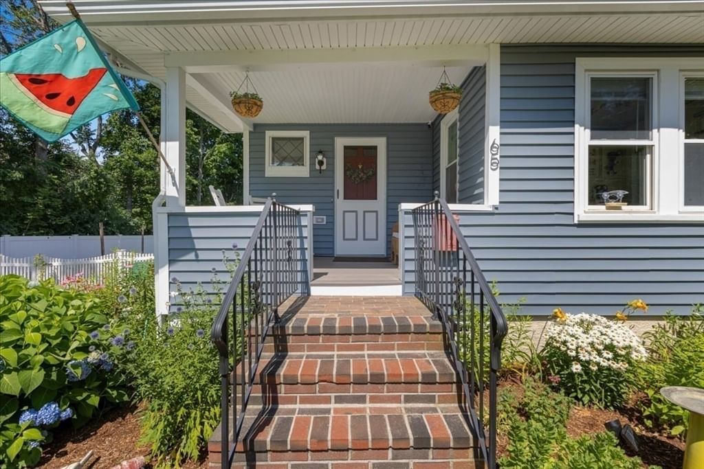 65 Congress St Amesbury — Photo 4 of 36
