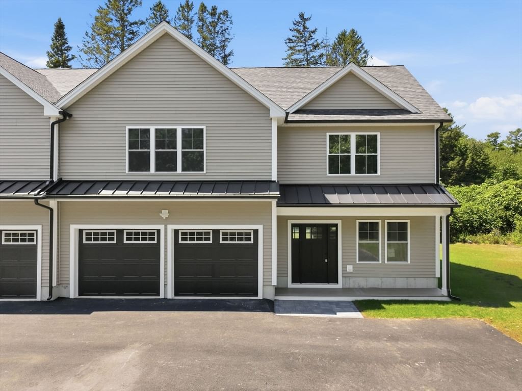 64 Homeward Avenue #B Uxbridge — Photo 2 of 32
