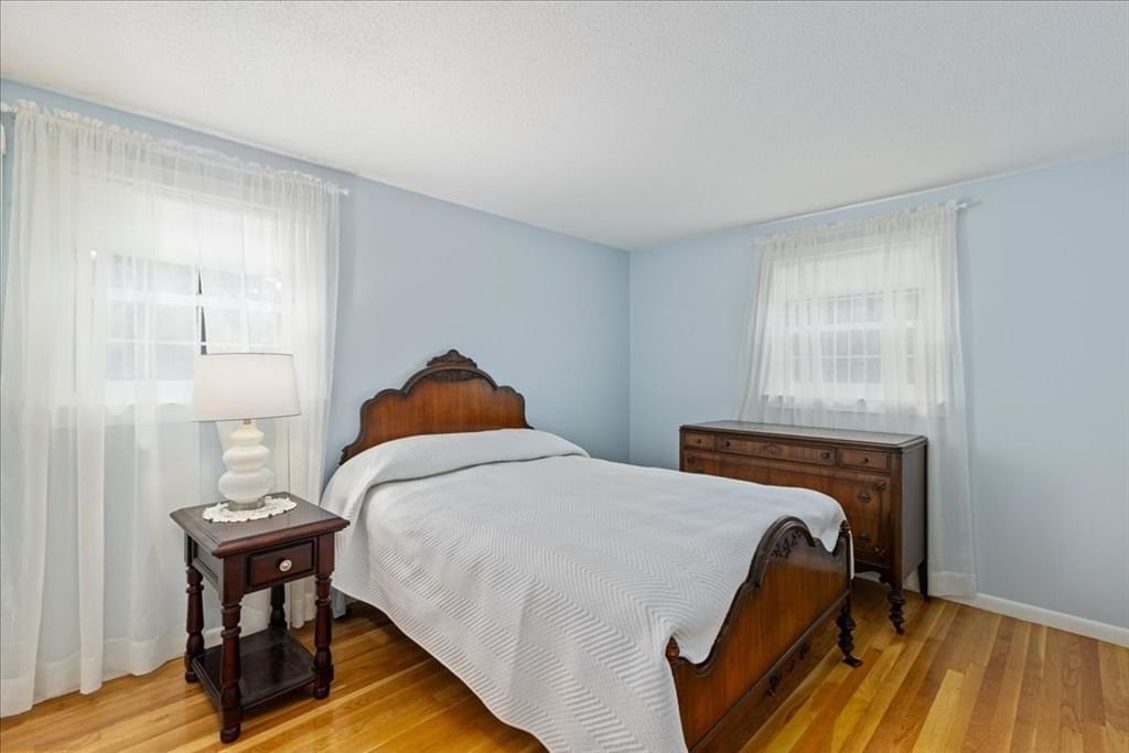 40 Bradford Tewksbury — Photo 26 of 42