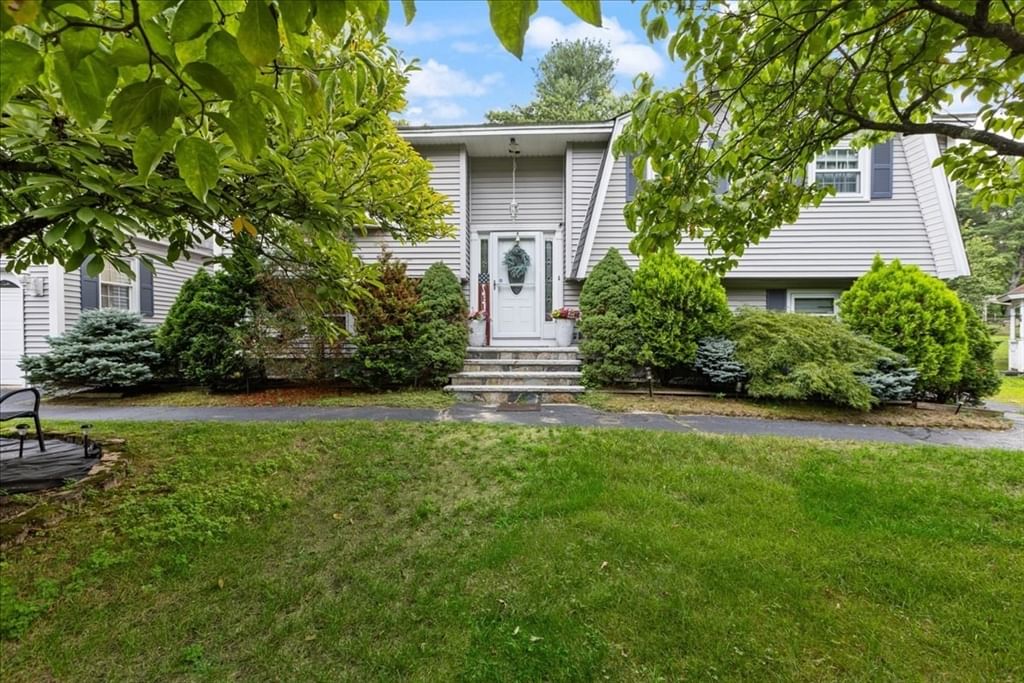 40 Bradford Tewksbury — Photo 6 of 42