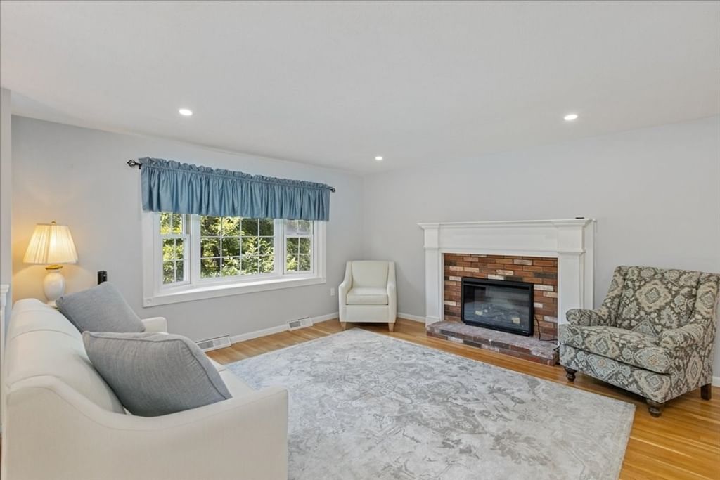 40 Bradford Tewksbury — Photo 9 of 42