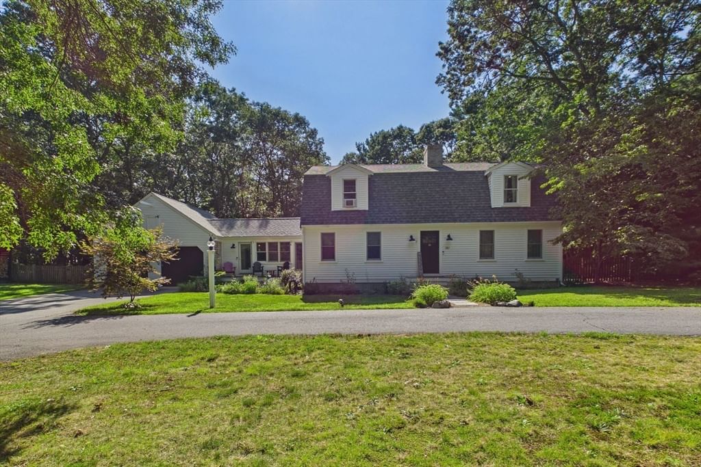 281 Neck Rd Rochester — Photo 2 of 39