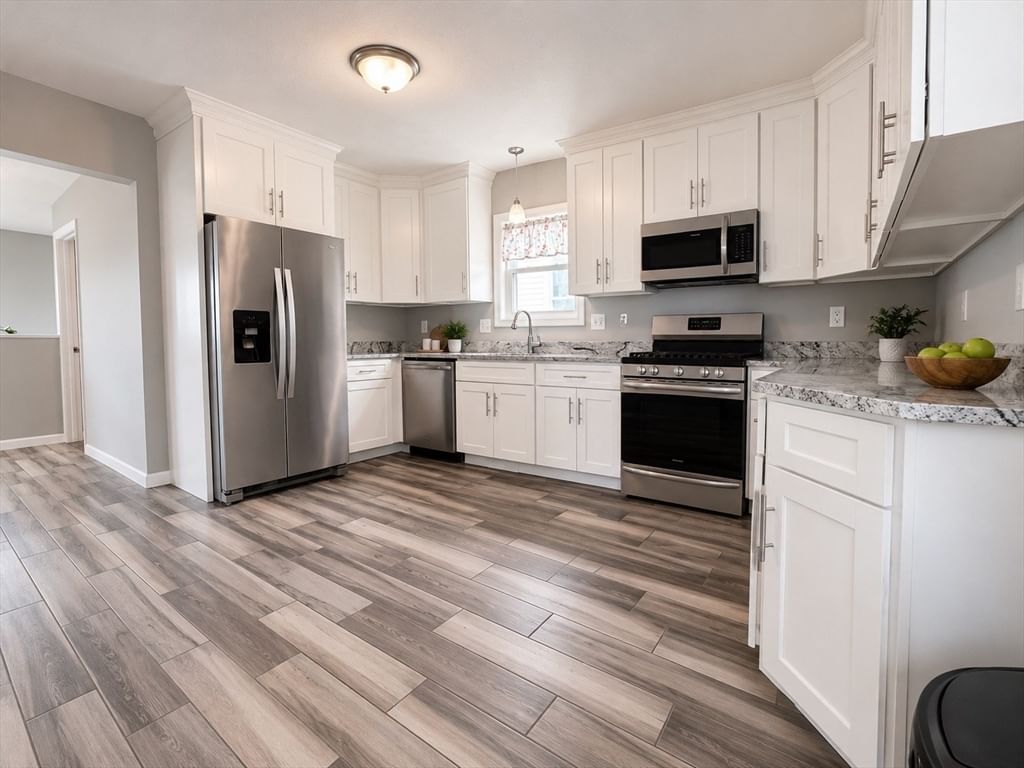 14 Newbury St Revere — Photo 4 of 28