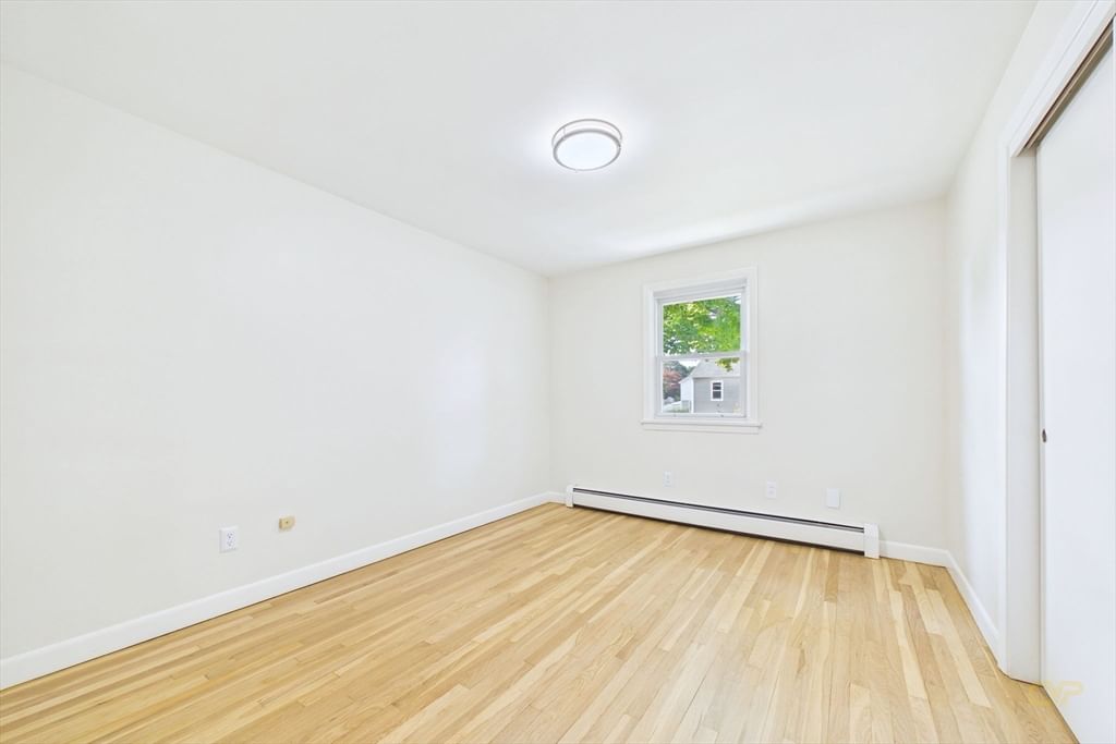 206 Lafayette St Fall River — Photo 13 of 38