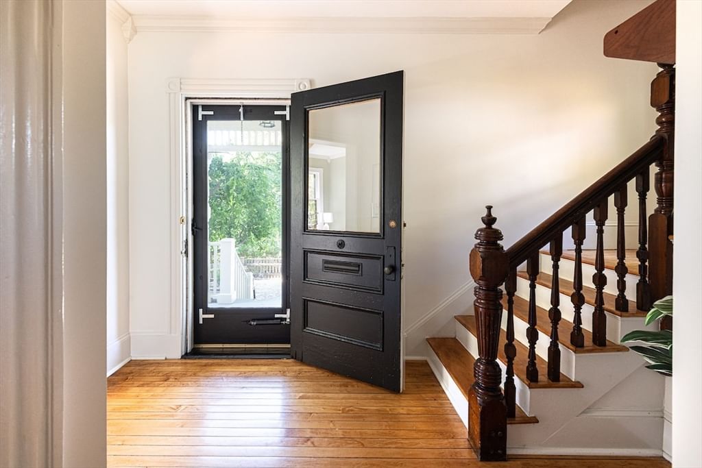 147 Lowell St Arlington — Photo 6 of 30