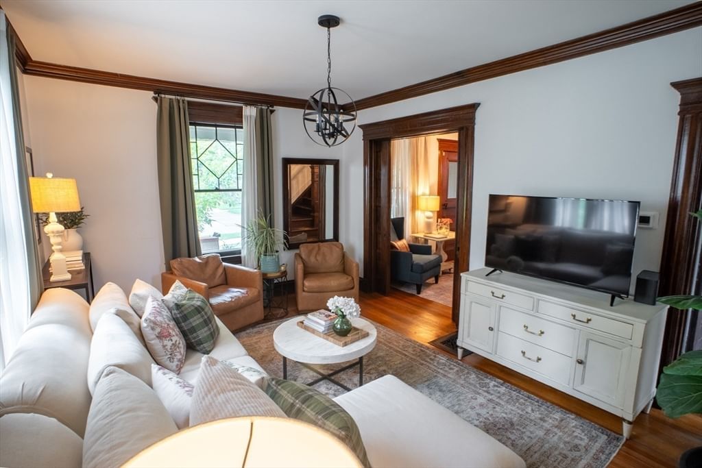 37 Pineywoods Ave Springfield — Photo 9 of 38