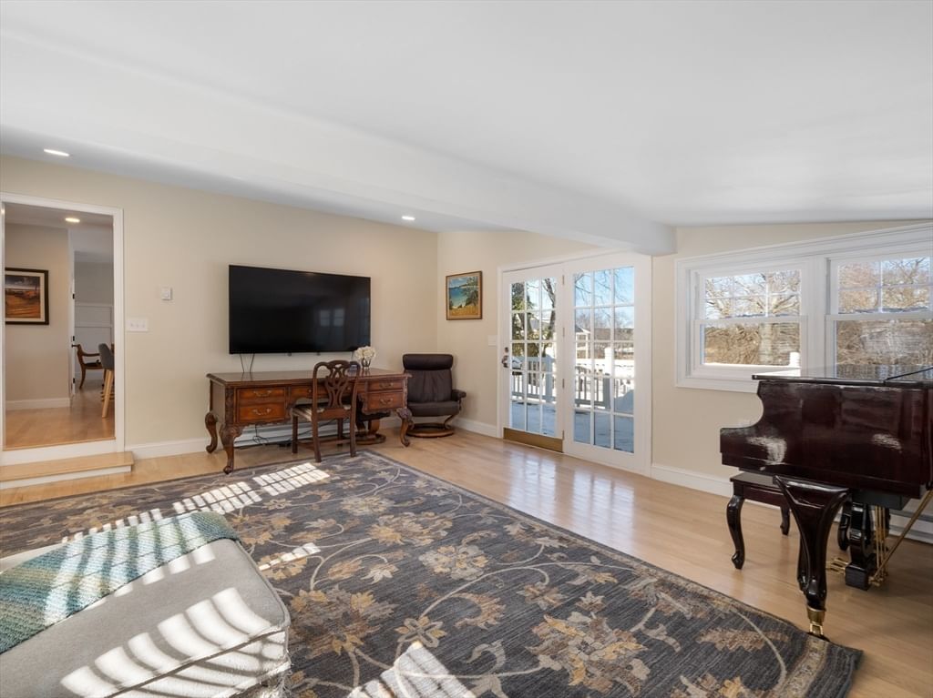 Listing Image 7