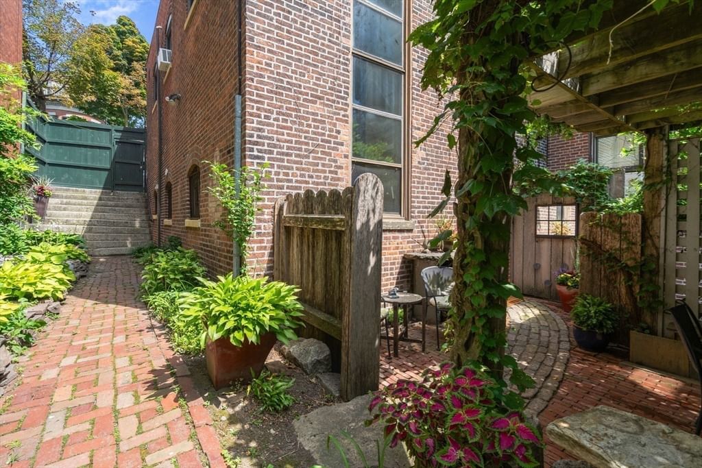 8 Dartmouth Street #5 Boston — Photo 13 of 21