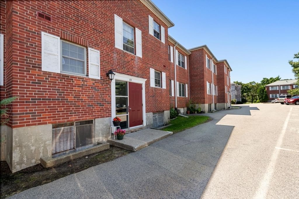 173 Lake Shore Rd #3 Boston — Photo 7 of 41