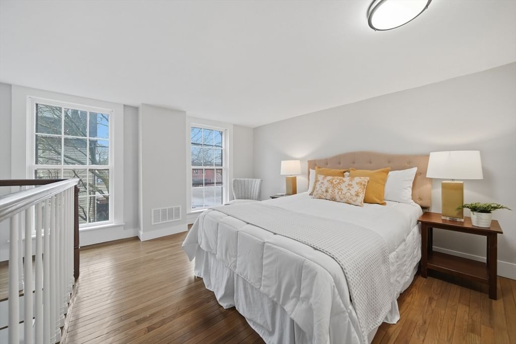68 Pleasant St #3 Newburyport — Photo 14 of 29