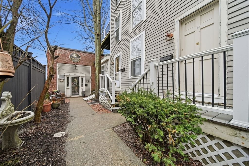 68 Pleasant St #3 Newburyport — Photo 17 of 29