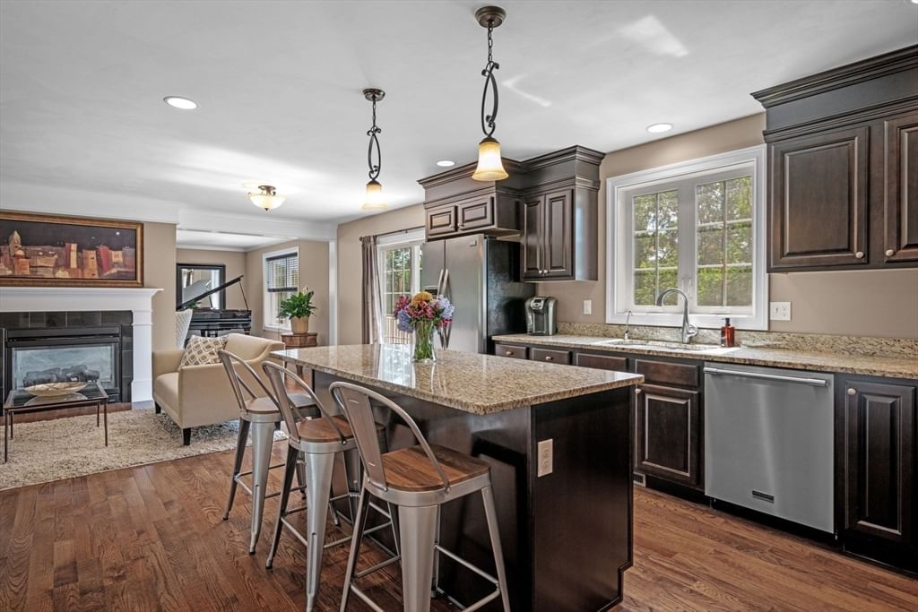 103 Wenham Rd Topsfield — Photo 5 of 30
