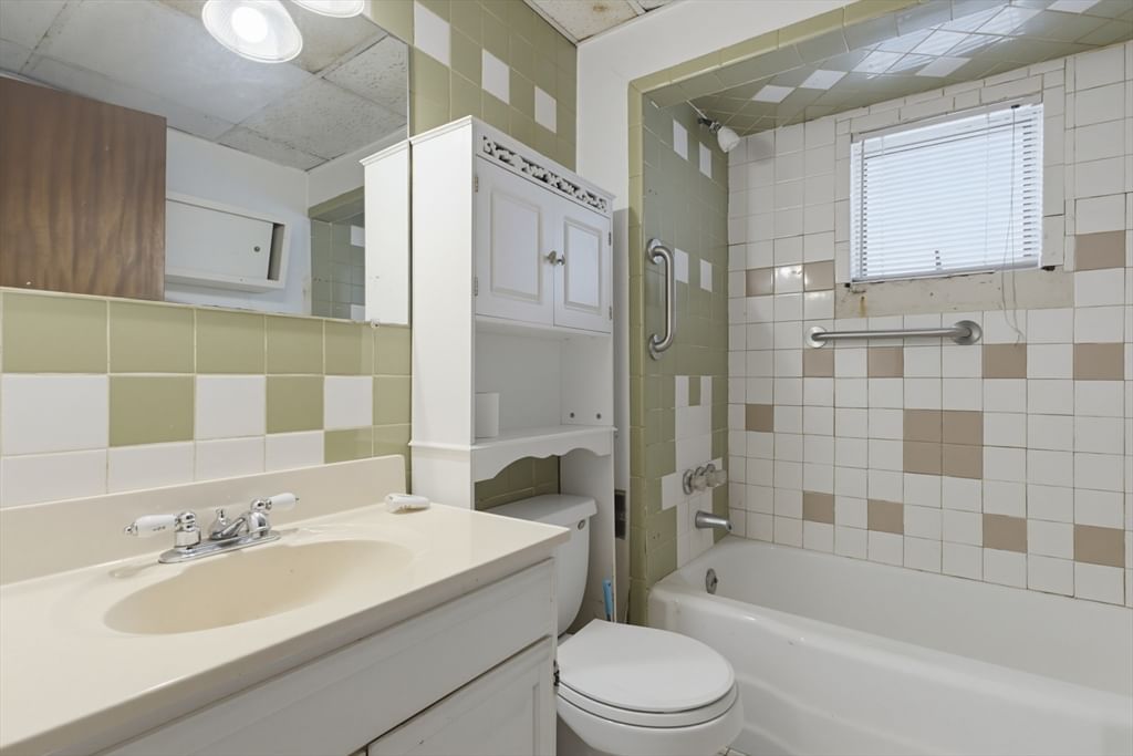 259 Havre St Boston — Photo 5 of 37
