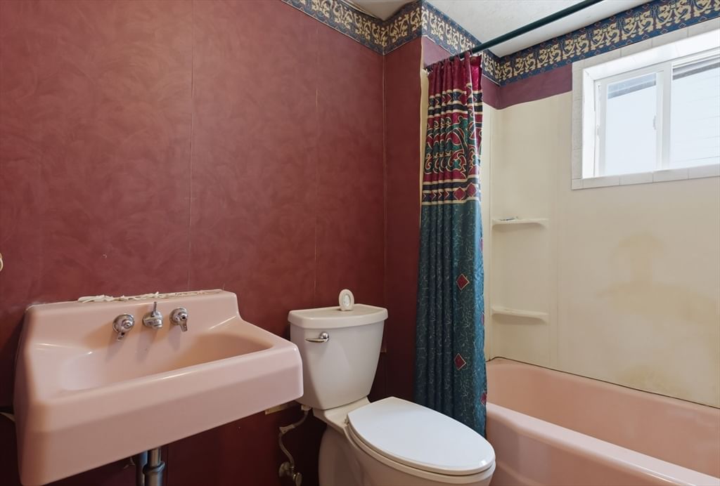 259 Havre St Boston — Photo 9 of 37