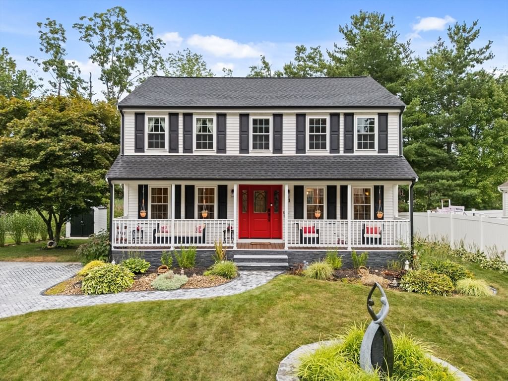 31 Lauren Way Lowell — Photo 2 of 36