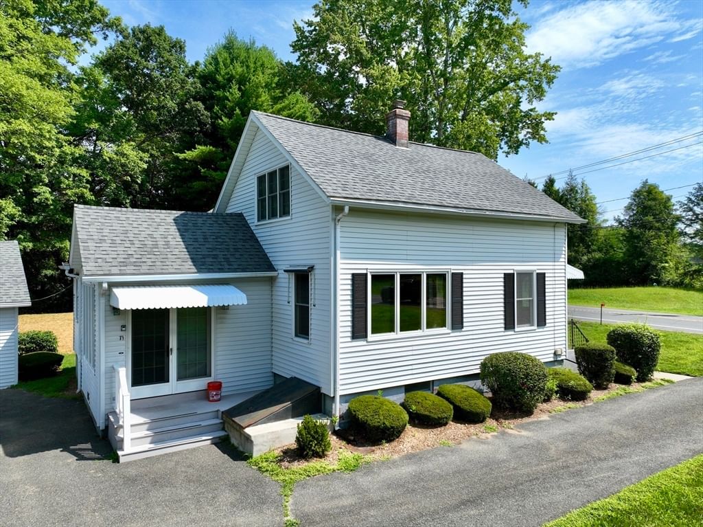 71 West St Hatfield — Photo 3 of 37