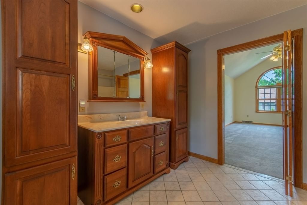 20 Nolan Lane Agawam — Photo 19 of 42