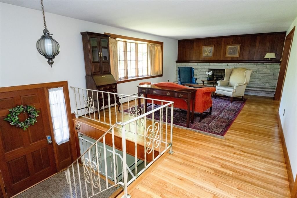 58 Lyons Dr Westwood — Photo 4 of 34