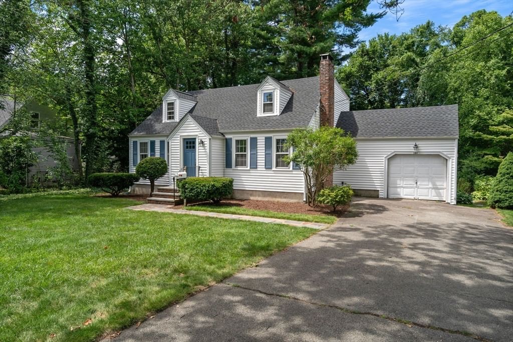 101 Lakeshore Drive Westwood — Photo 3 of 25