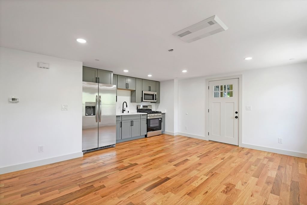 8 Sheldon St Fitchburg — Photo 9 of 35