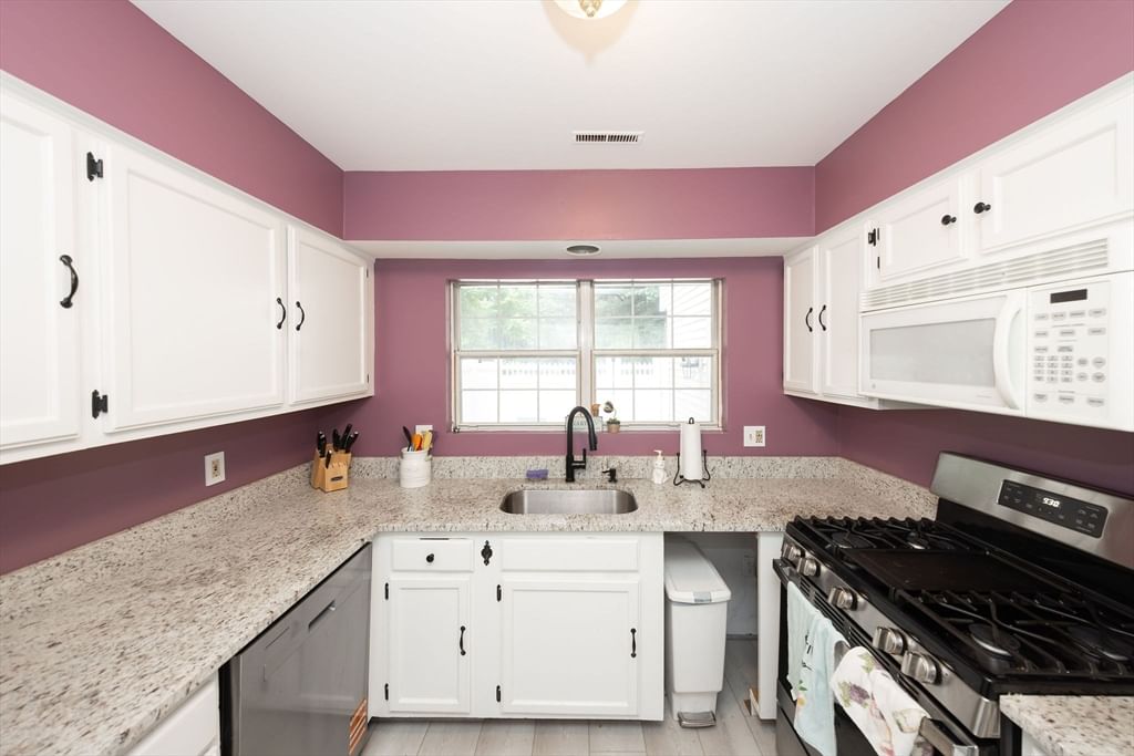 506 Edgebrook Dr #506 Boylston — Photo 2 of 27