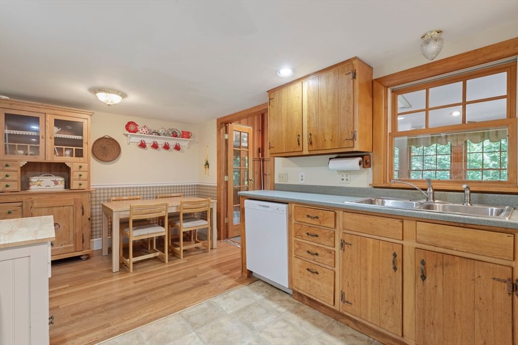 67 Summer St Foxboro — Photo 13 of 30