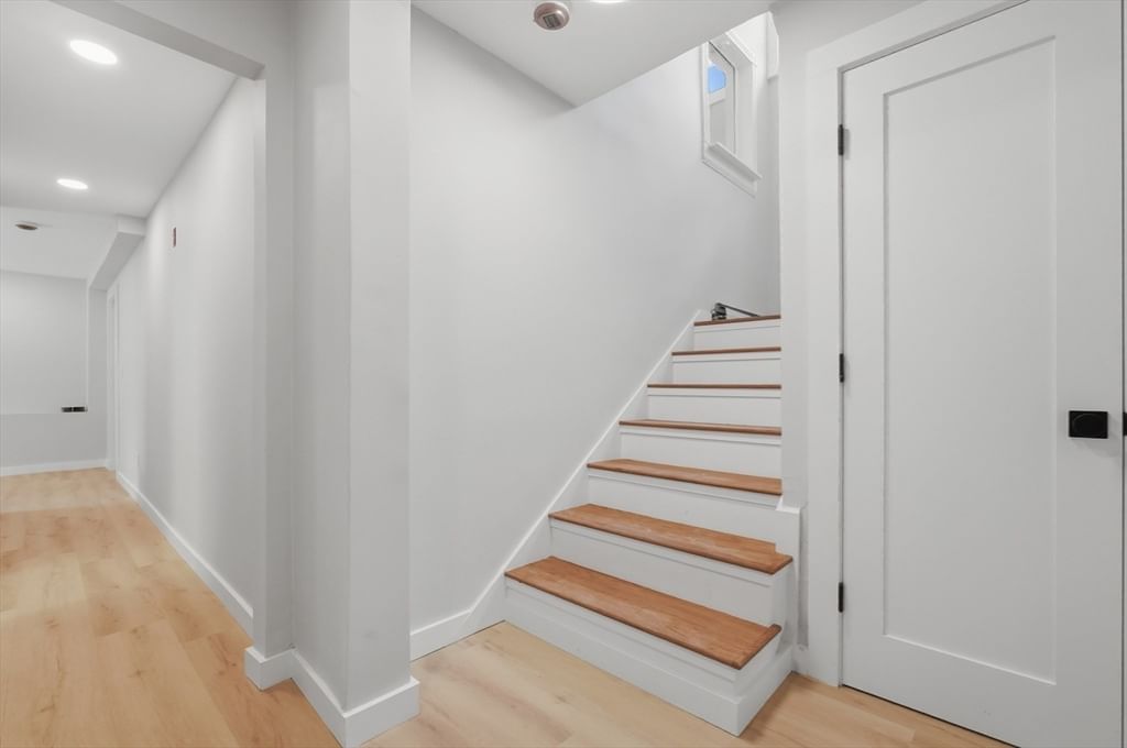 223 Clark Rd Plymouth — Photo 19 of 32