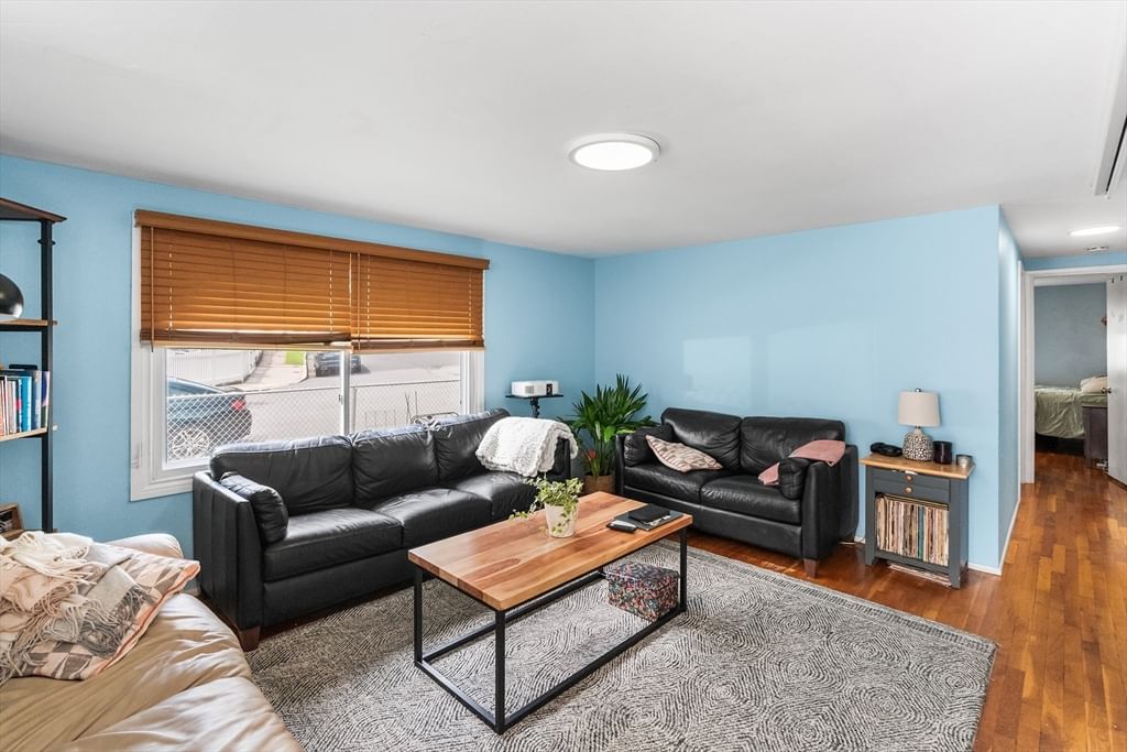 46 Stonehill Rd Boston — Photo 7 of 24