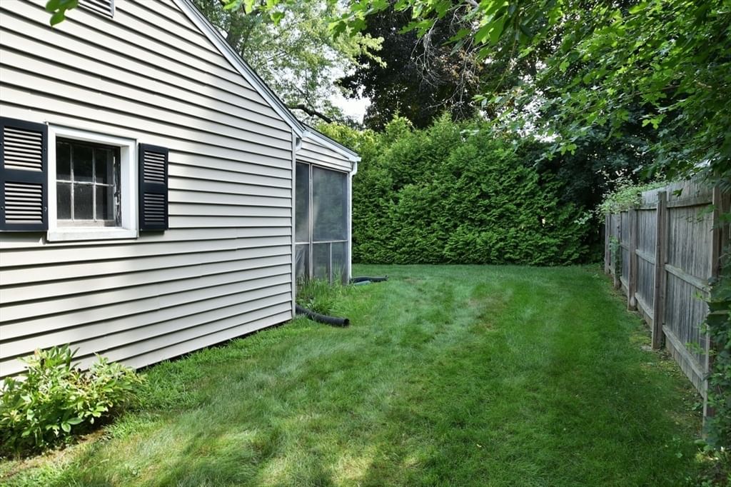 11 Almon Ave West Springfield — Photo 3 of 20