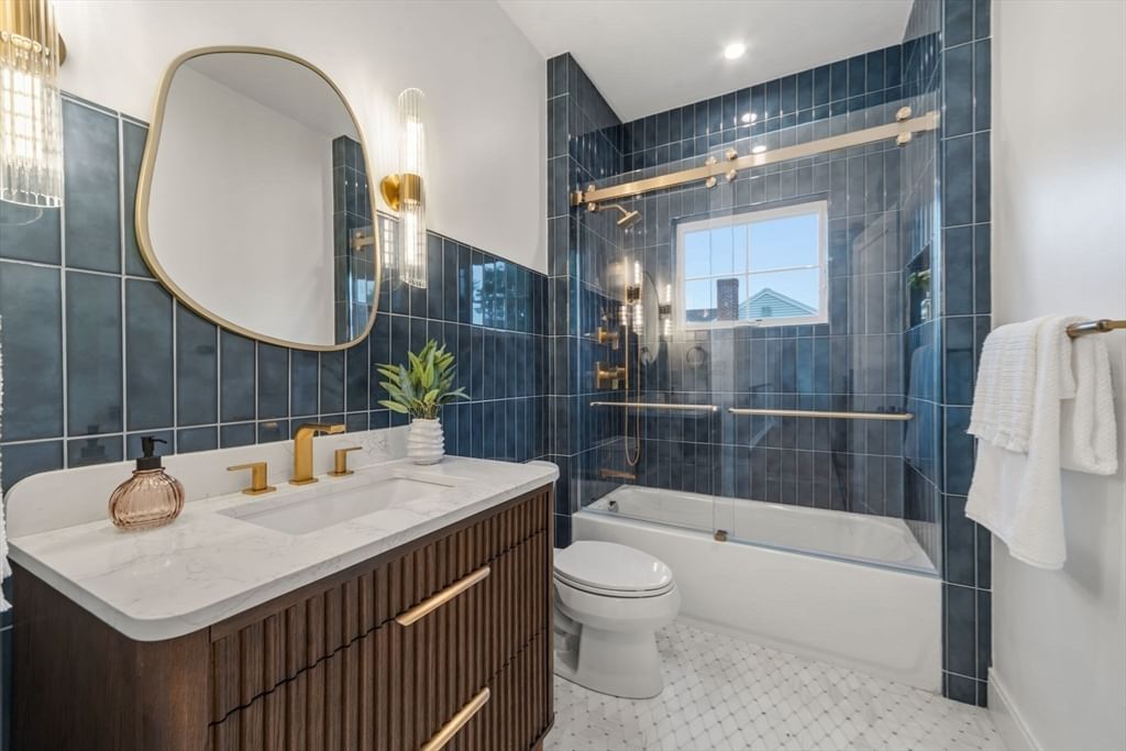35 Fairview Ave Lynnfield — Photo 12 of 41