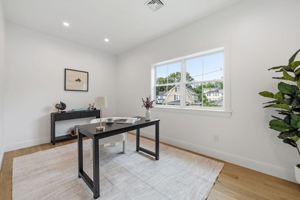 35 Fairview Ave Lynnfield — Photo 18 of 41