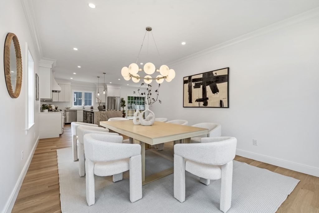 35 Fairview Ave Lynnfield — Photo 9 of 41
