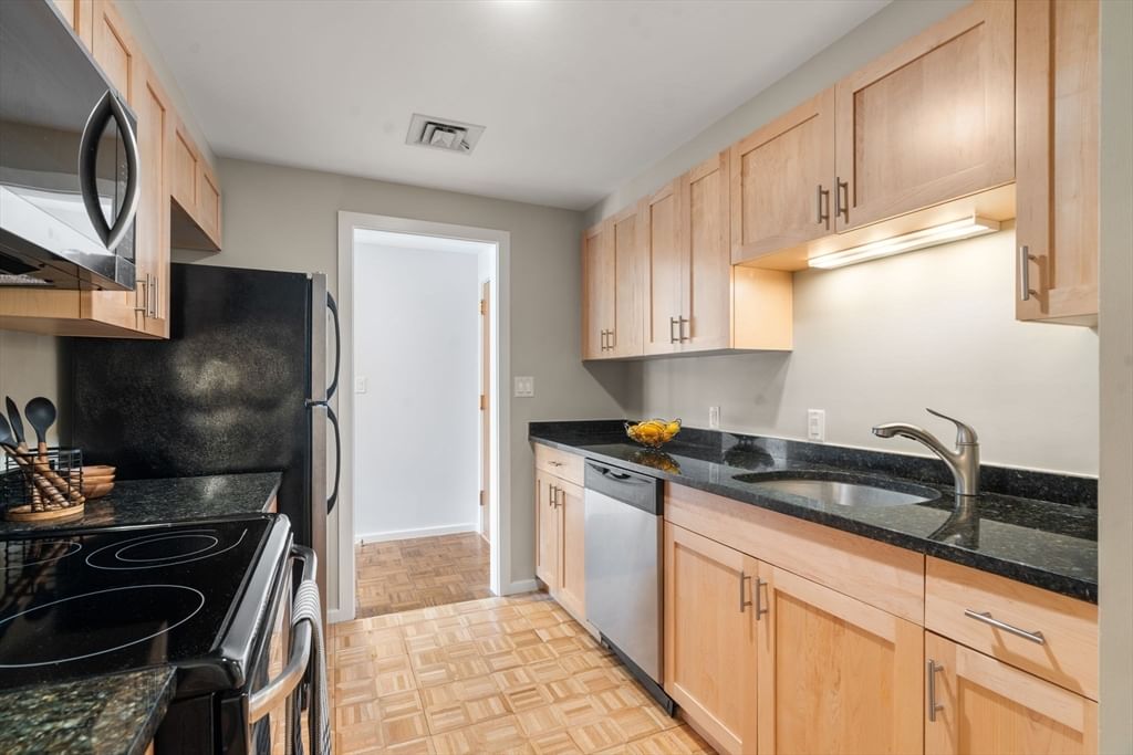 130 Mount Auburn St #406 Cambridge — Photo 16 of 35