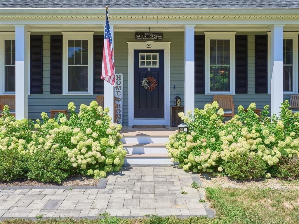 25 Cobblestone Ln Middleboro — Photo 3 of 40