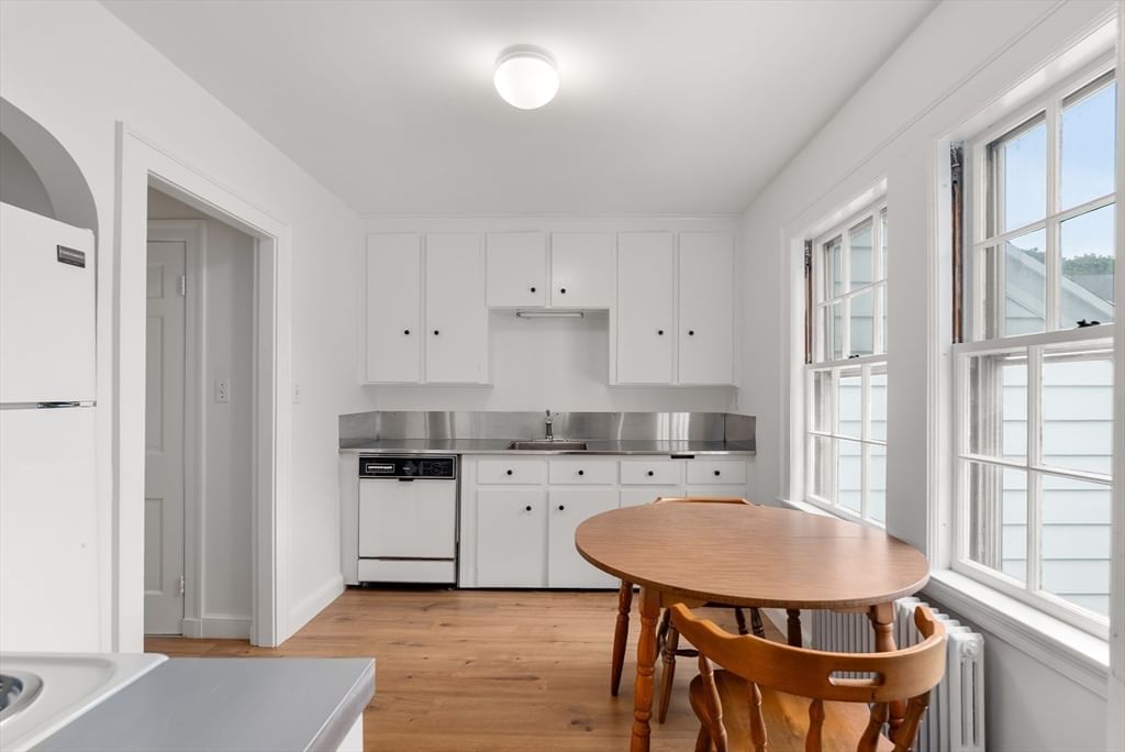 204 Thacher St Milton — Photo 9 of 29