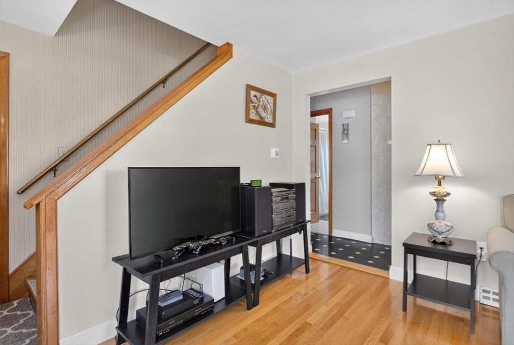12 Claude Rd Chelmsford — Photo 10 of 41