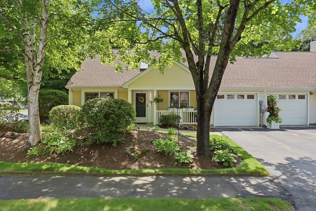 8 Stratton Drive #8 Shrewsbury — Photo 2 of 39