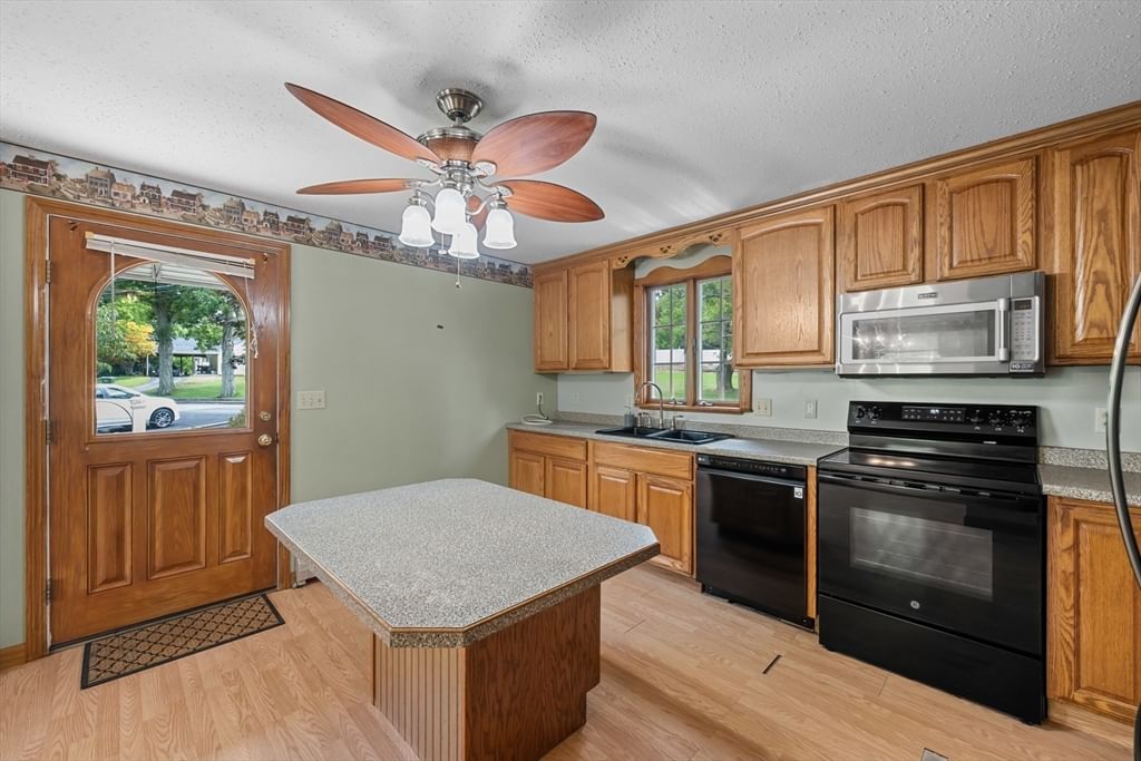 22 Smithville Rd Spencer — Photo 4 of 36