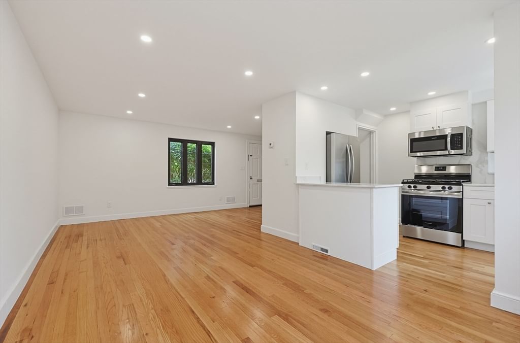 948 Belmont St #948 Watertown — Photo 7 of 29