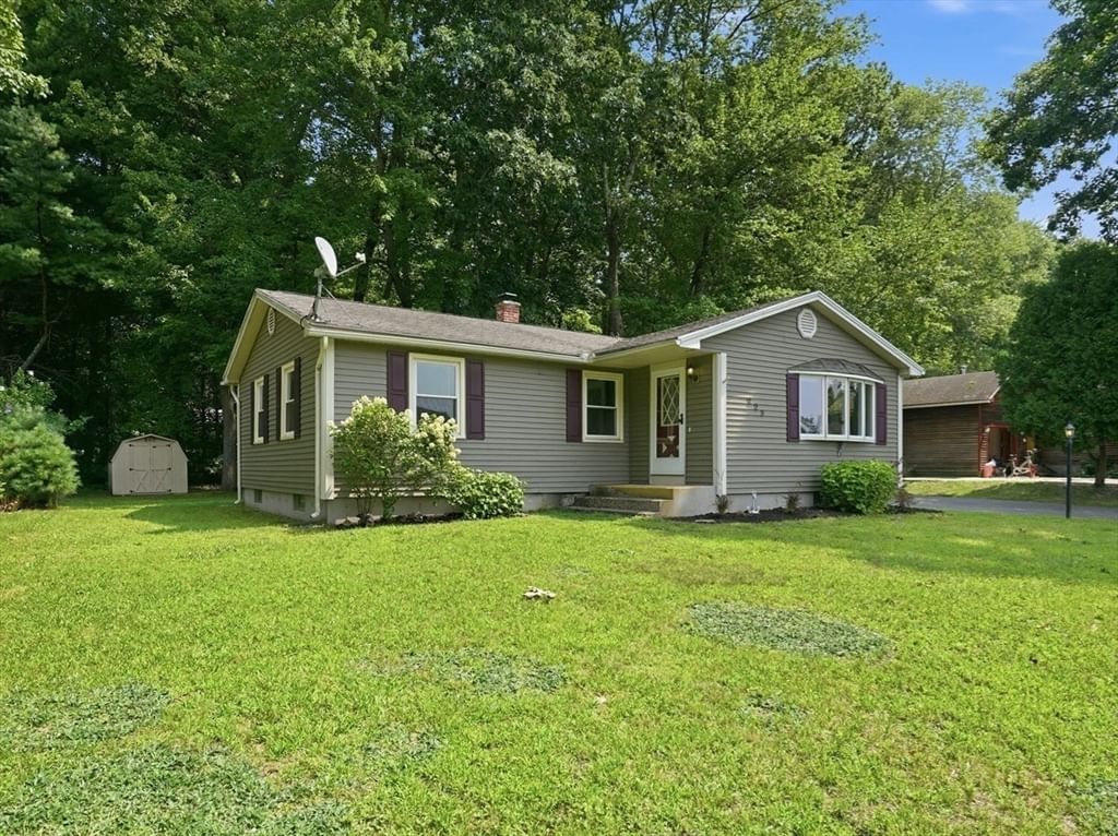 Property at 223 Garnet St, Springfield, MA 01129
