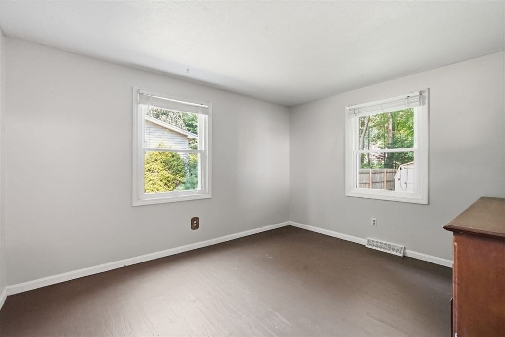 223 Garnet St Springfield — Photo 18 of 41
