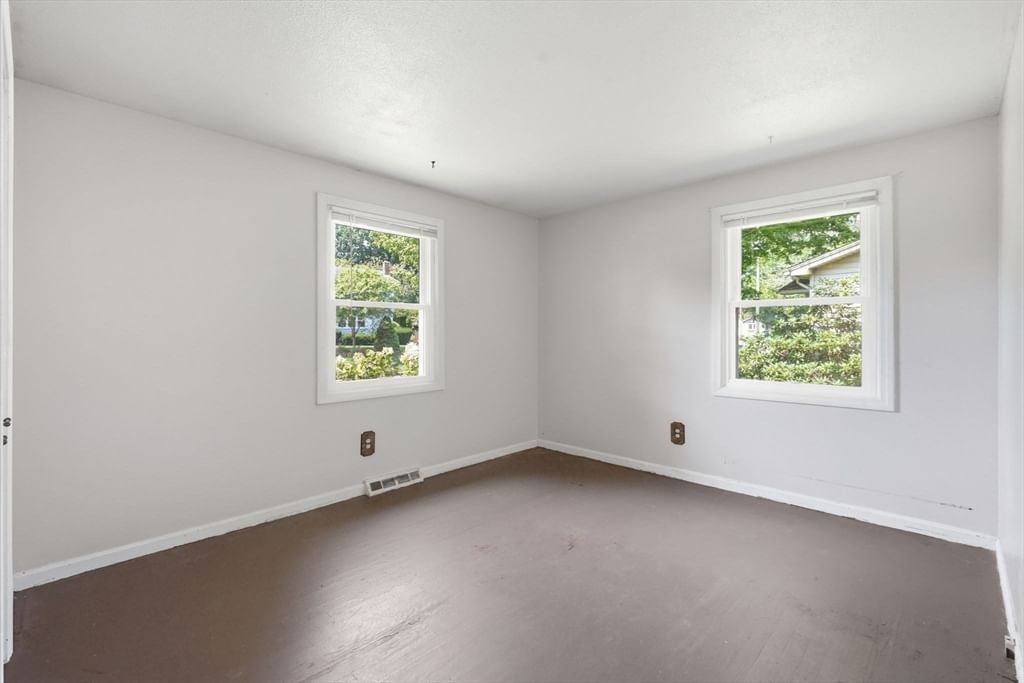 223 Garnet St Springfield — Photo 20 of 41