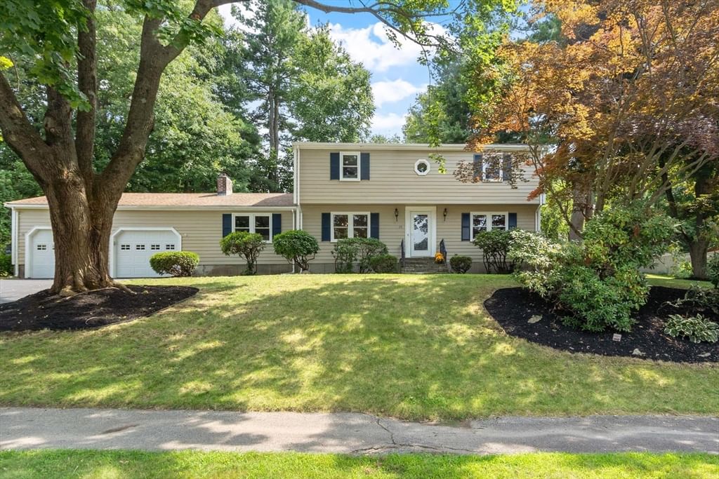 Property at 35 Longfellow Rd, Shrewsbury, MA 01545