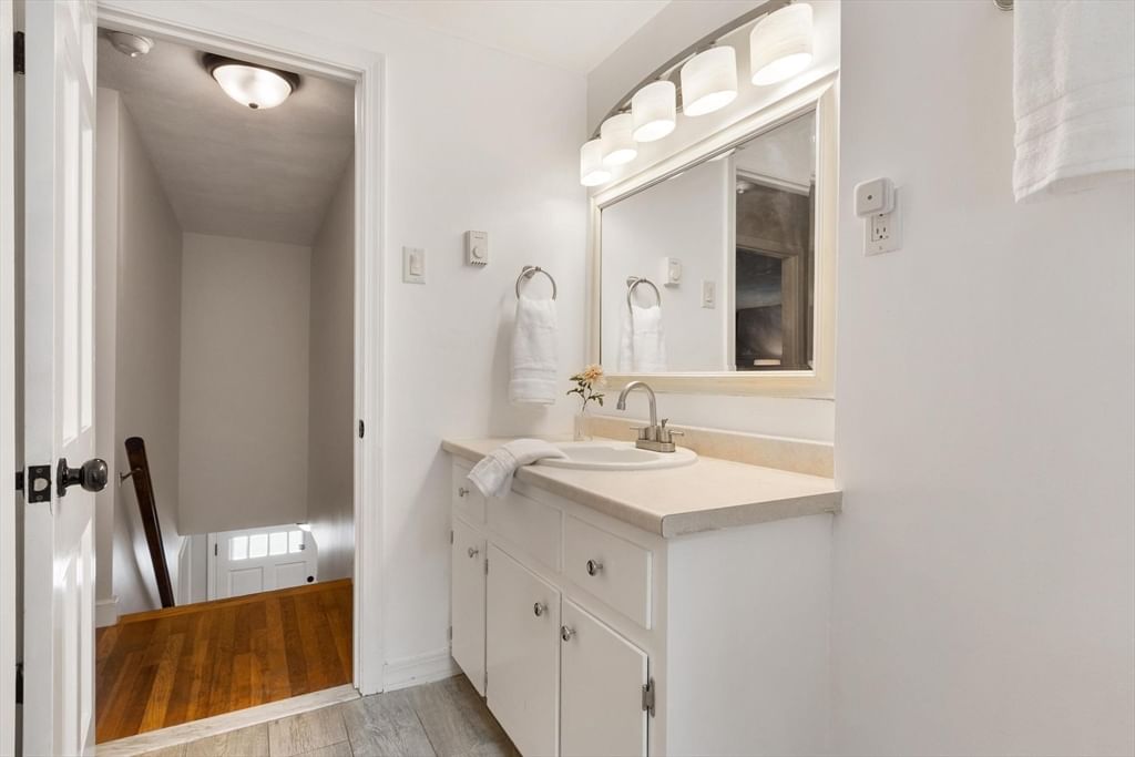 35 Longfellow Rd Shrewsbury — Photo 32 of 42