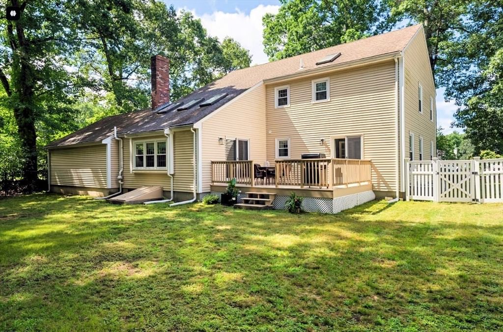 14 Dotty Ann Dr Framingham — Photo 3 of 36